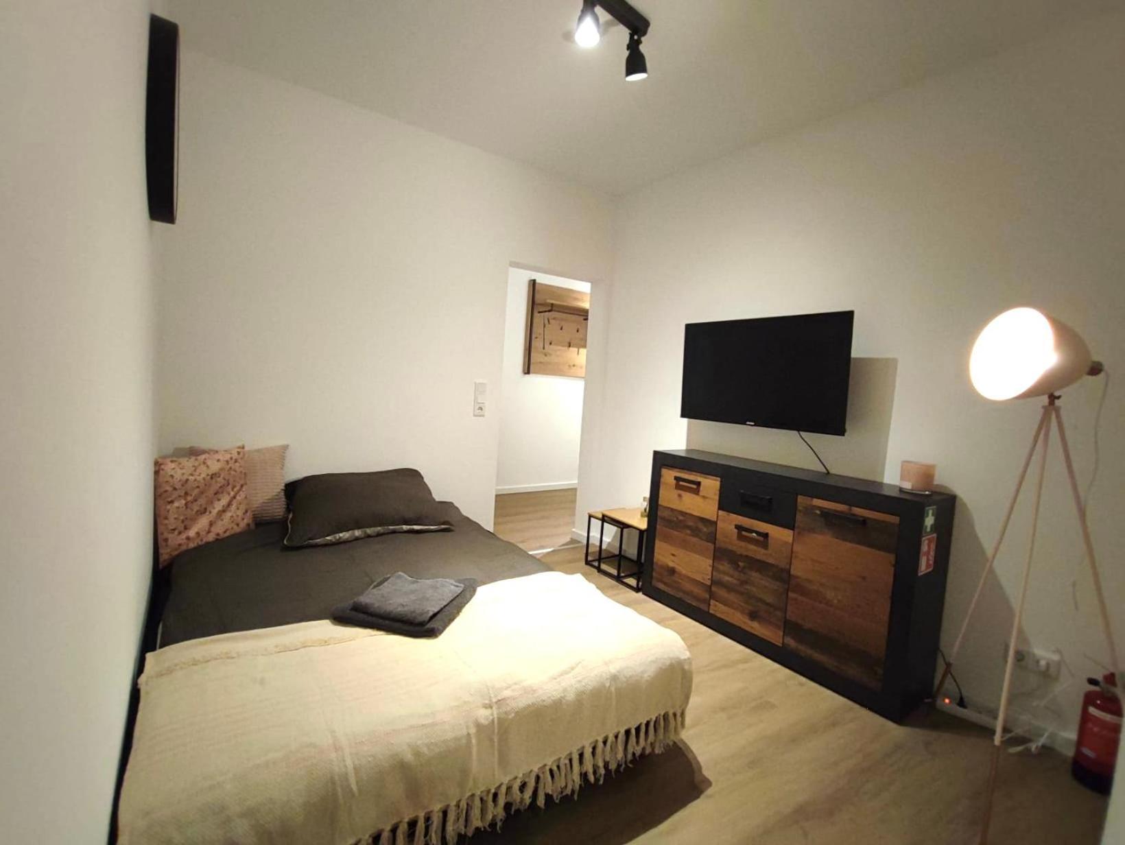 Rtr Essen - Fuer Bis Zu 8 Personen - Voll Ausgestattet - Zentral Limbecker Platz - Messe - Uniklinikum - Smart Tv - Modern Apartment Екстериор снимка