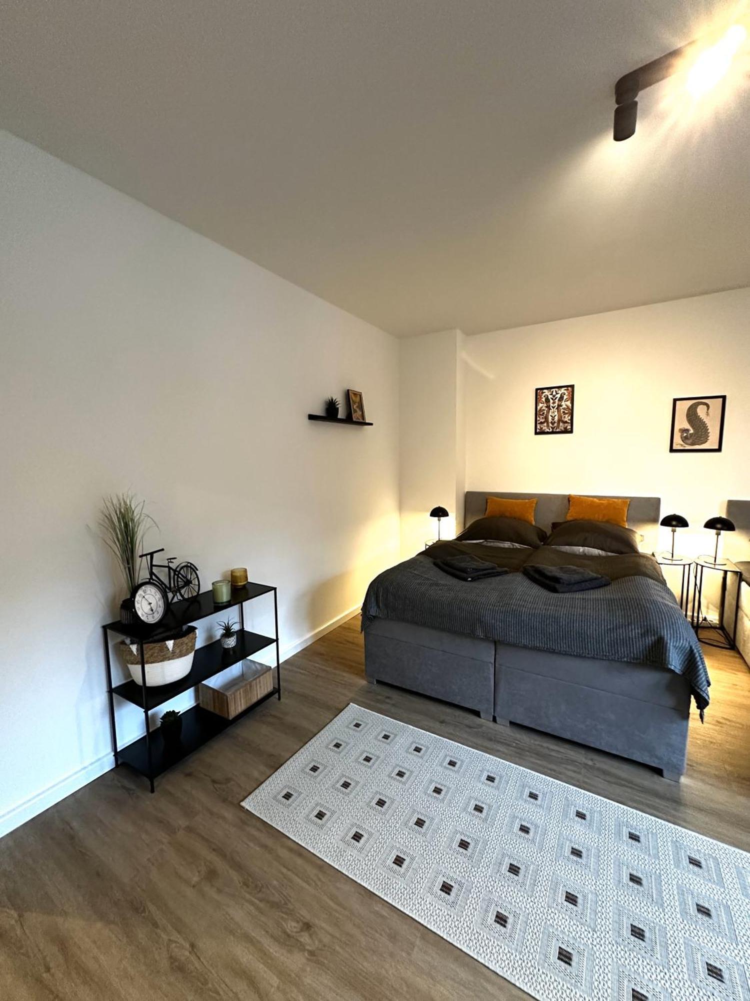 Rtr Essen - Fuer Bis Zu 8 Personen - Voll Ausgestattet - Zentral Limbecker Platz - Messe - Uniklinikum - Smart Tv - Modern Apartment Екстериор снимка